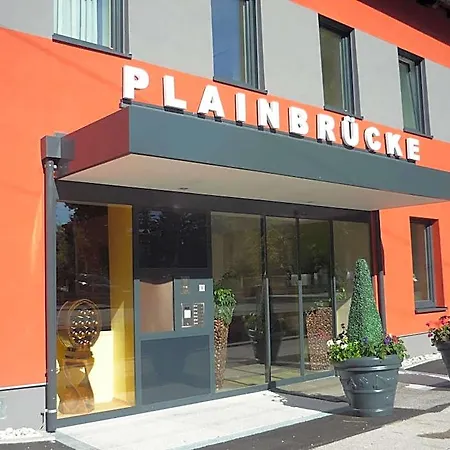 Hotel Plainbrücke | Self Check-in