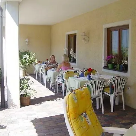 Plainbruecke | Self Check-in فندق